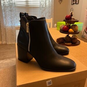 Kenneth Cole Reaction Black Ankle Booties